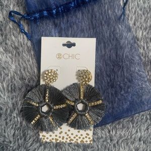 2 Chic statement earrings